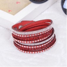 Ādas rokassprādze ar kristāliņiem